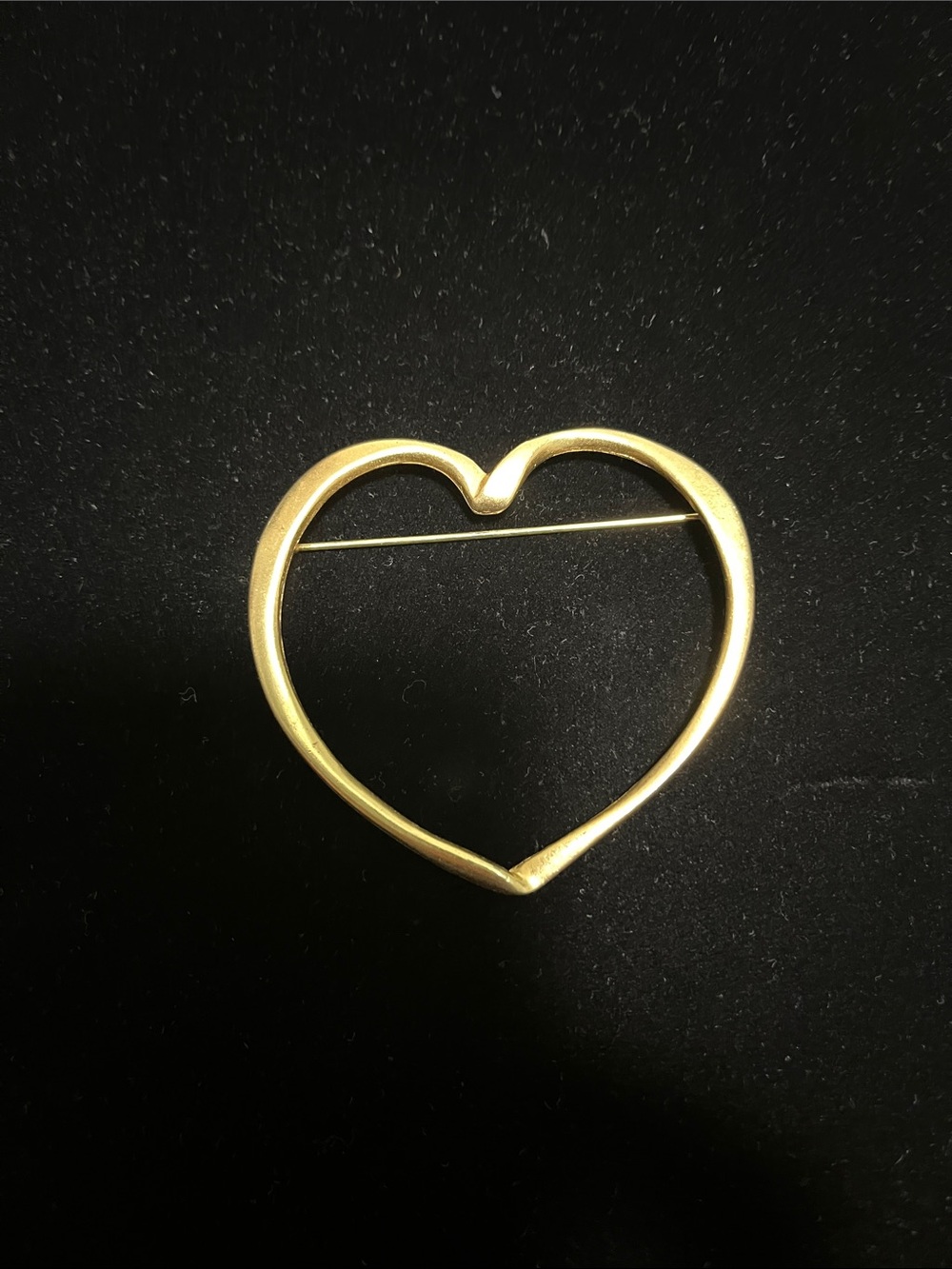 Gold Heart Brooch Pin - Elegant Heart-Shaped Jewelry